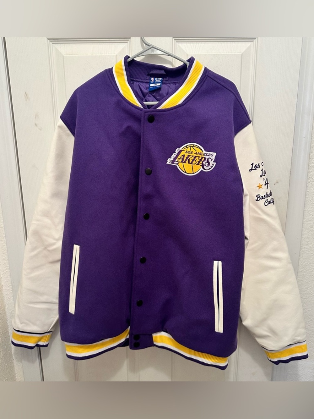 Men’s Lakers Varsity Jacket Size XXL